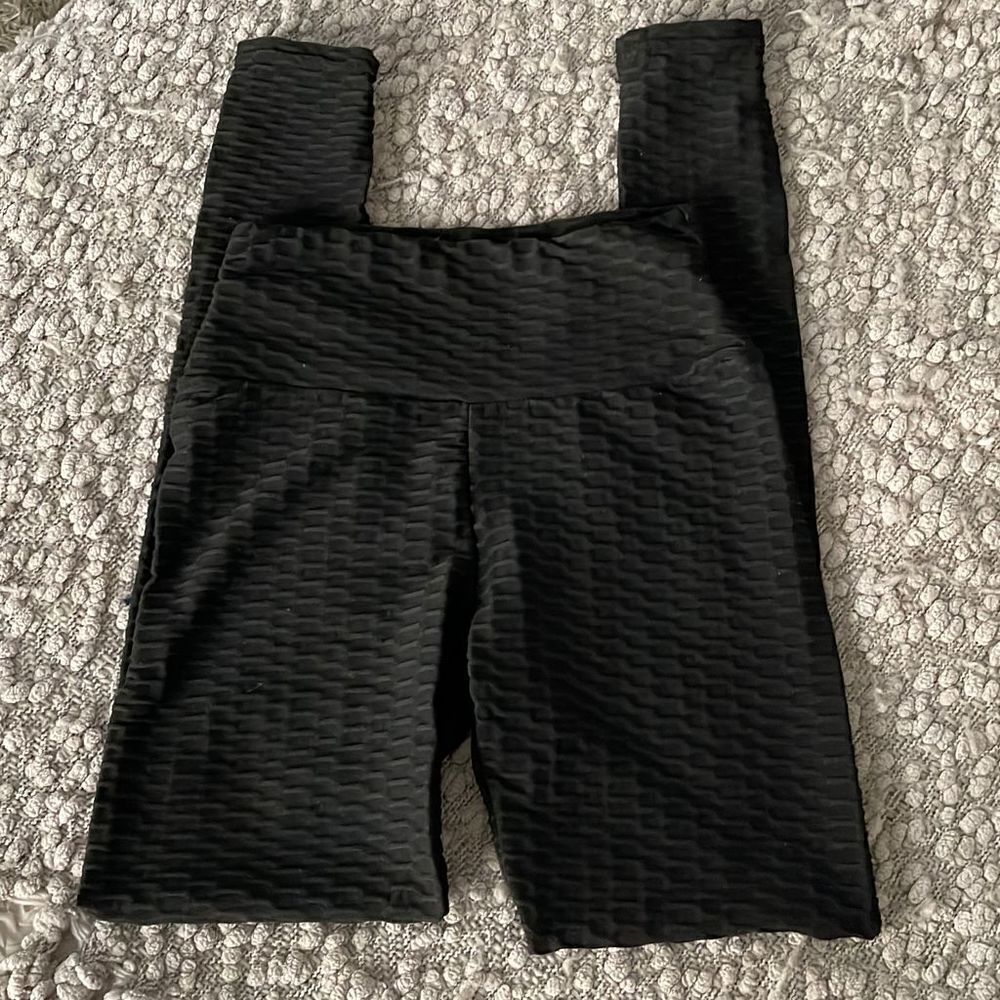 BUZZ textured leggings. Black. Size Small